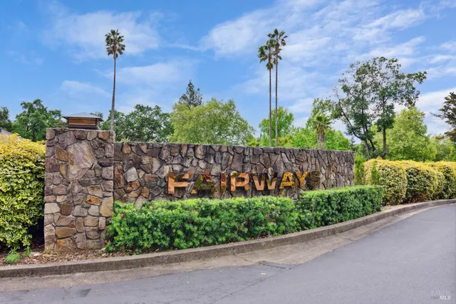 $999,950 | 87 Fairways Drive, Napa, CA 94558