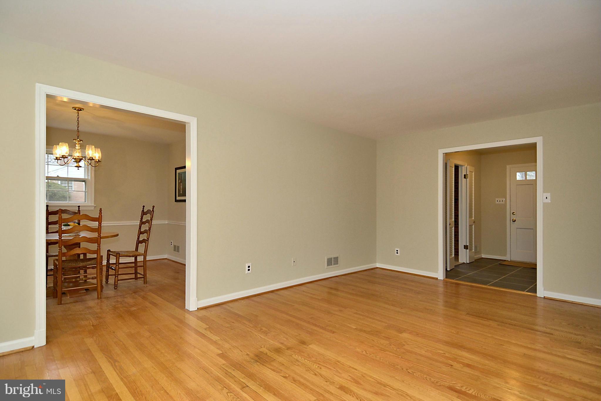 14408 Sandy Ridge Road Silver Spring, MD 20904 - Photo 10 of 23 Living Room