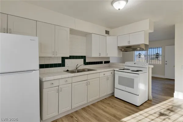 $895 | 212 Kola Street, Unit 4, Henderson, NV 89015