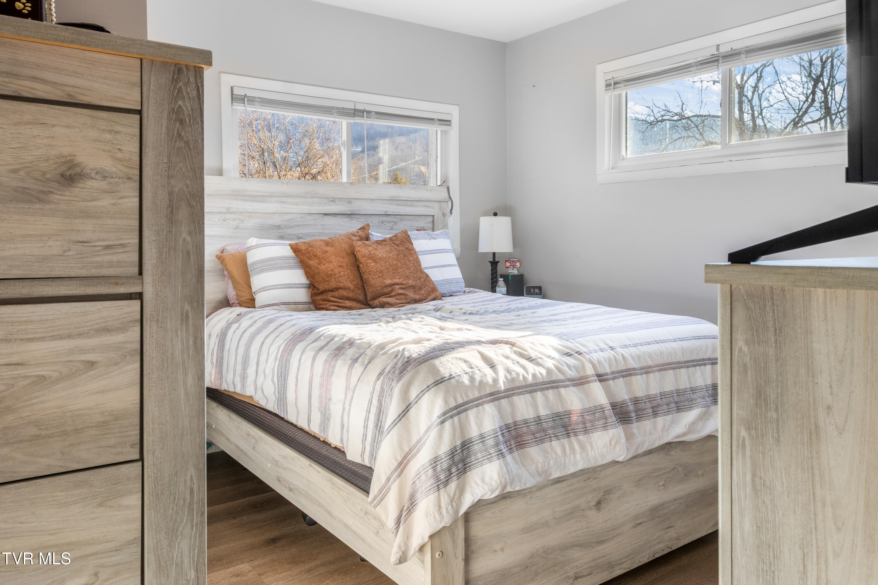 9086 Middle Wallens Creek Road Jonesville, VA 24263 - Photo 11 of 22 IMG_2065