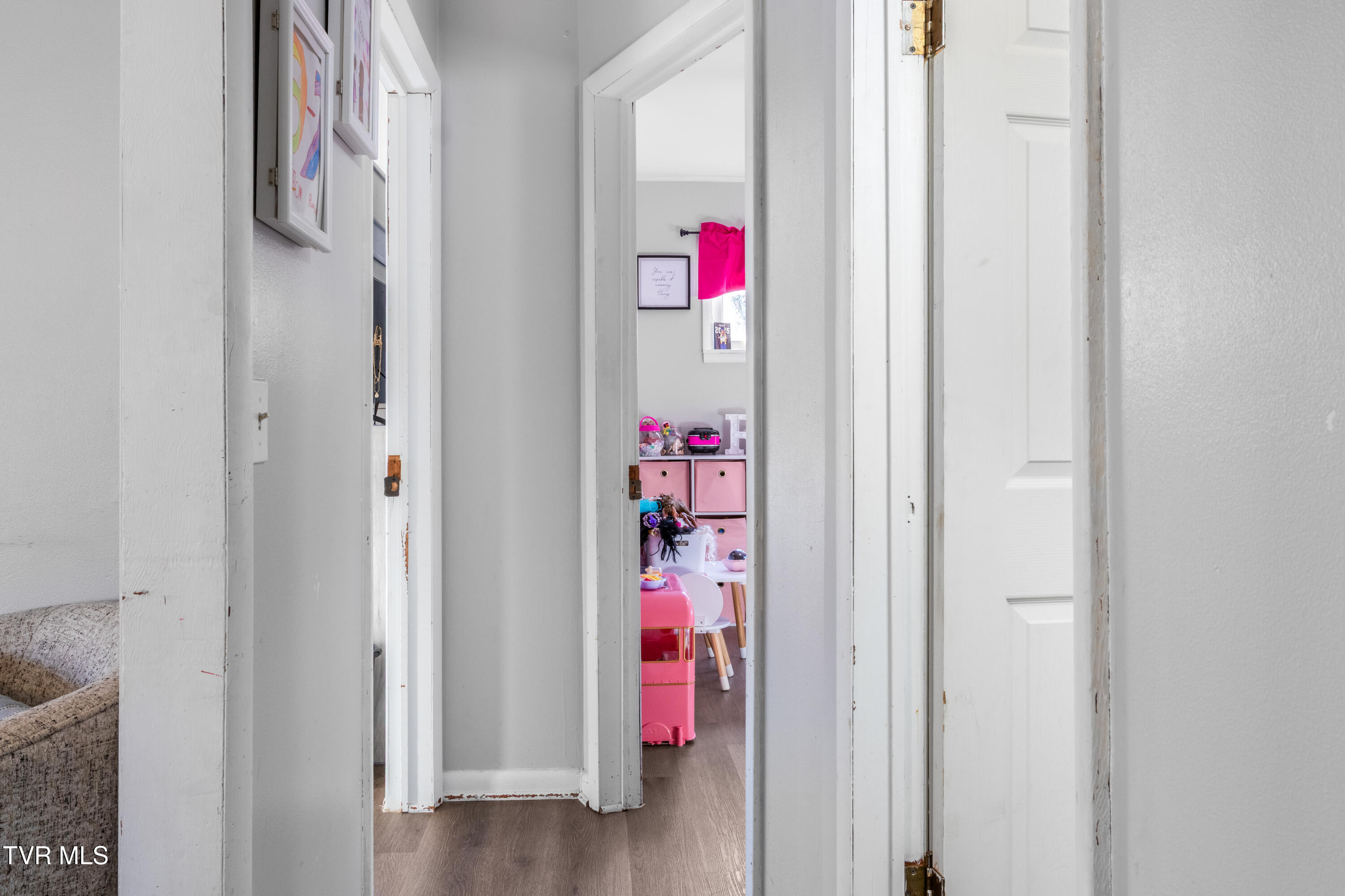 9086 Middle Wallens Creek Road Jonesville, VA 24263 - Photo 9 of 22 IMG_2056