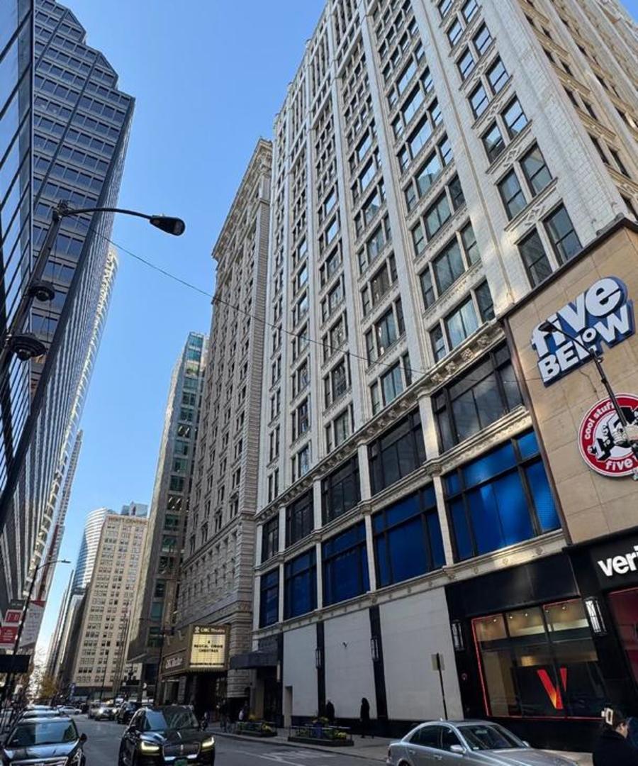 8 West Monroe Street, Unit P12 Chicago, IL 60603 - Photo 2 of 4 a front view of a building