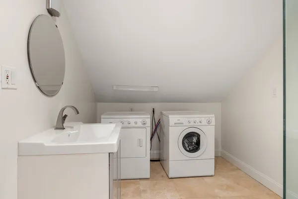 $3,200 | 178 Hyde Park Avenue, Unit 3, Boston, MA 02130