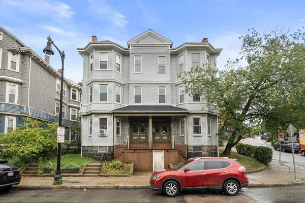 $3,200 | 178 Hyde Park Avenue, Unit 3, Boston, MA 02130