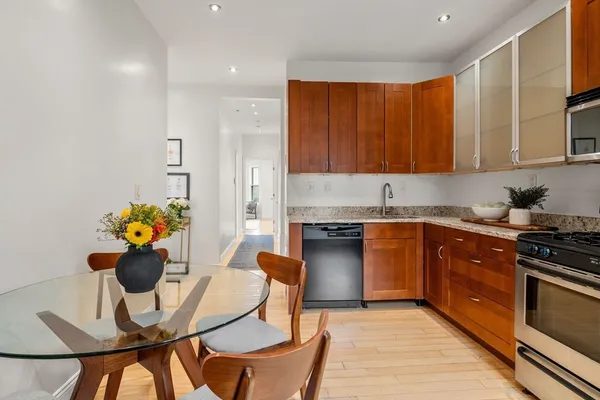 $3,200 | 178 Hyde Park Avenue, Unit 3, Boston, MA 02130