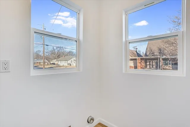 $189,900 | 657 North Dellrose Avenue, Wichita, KS 67208