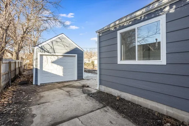 $189,900 | 657 North Dellrose Avenue, Wichita, KS 67208