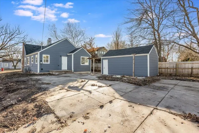 $189,900 | 657 North Dellrose Avenue, Wichita, KS 67208