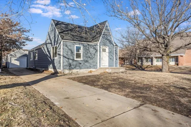 $189,900 | 657 North Dellrose Avenue, Wichita, KS 67208