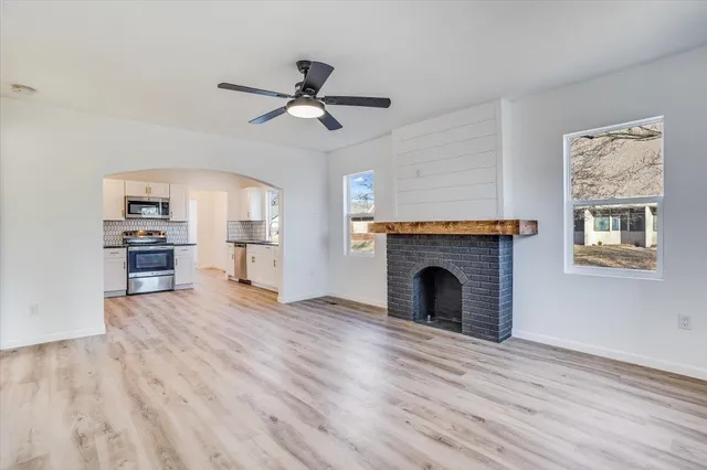 $189,900 | 657 North Dellrose Avenue, Wichita, KS 67208