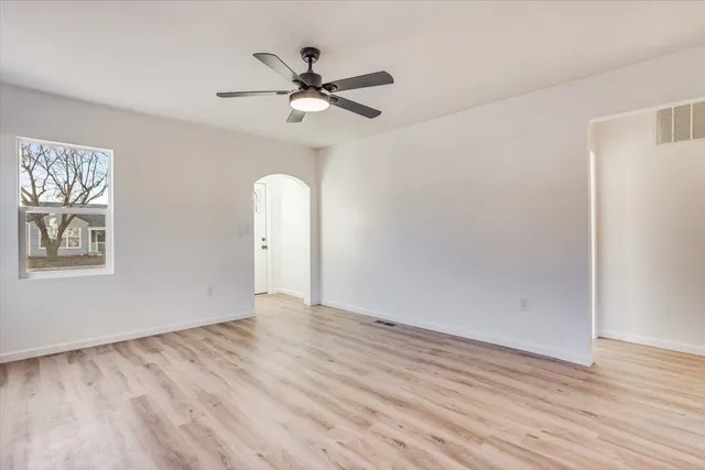 $189,900 | 657 North Dellrose Avenue, Wichita, KS 67208