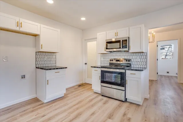 $189,900 | 657 North Dellrose Avenue, Wichita, KS 67208