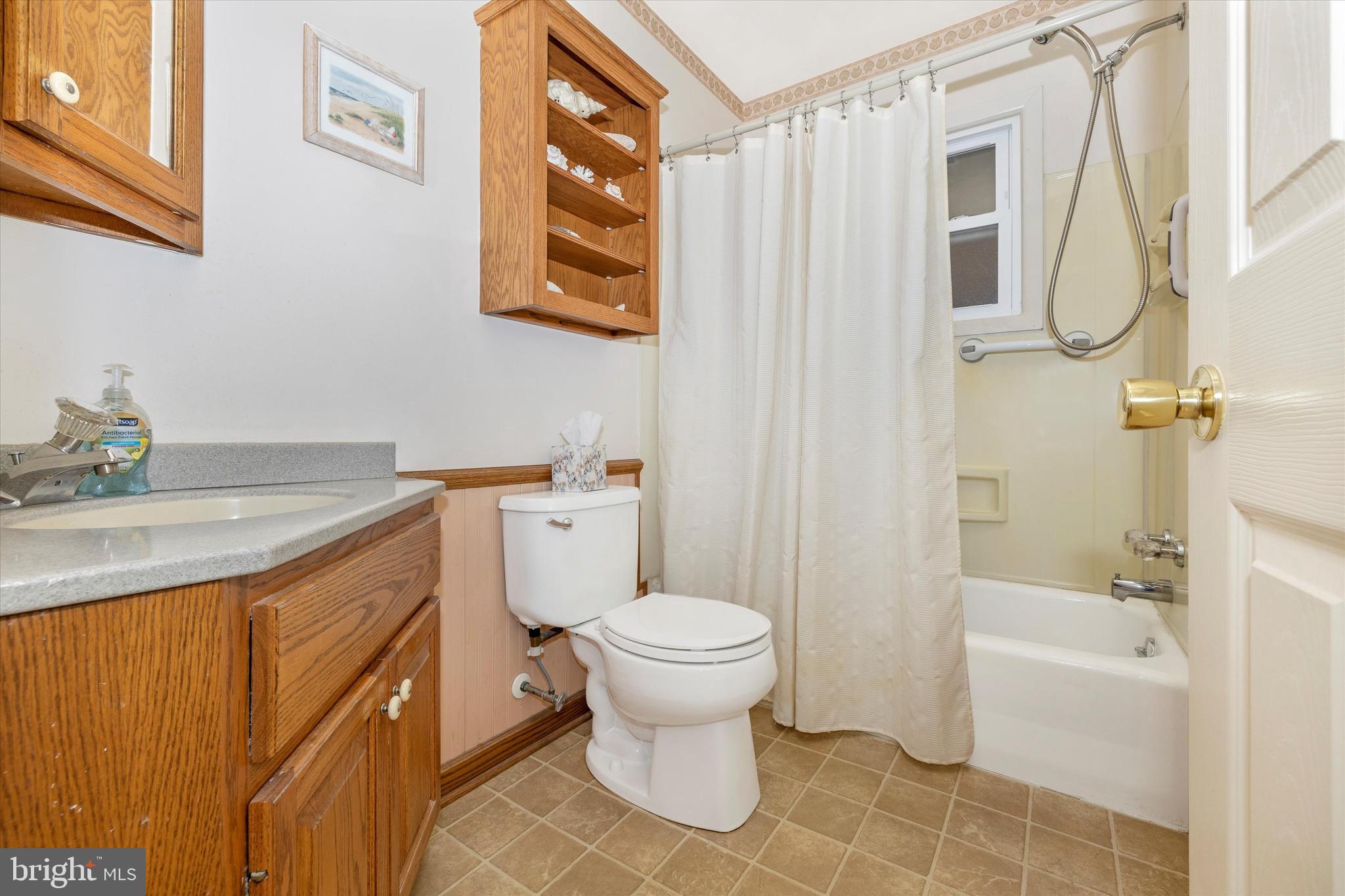 910 Seminole Road Frederick, MD 21701 - Photo 17 of 31 Full Main Level Bathroom