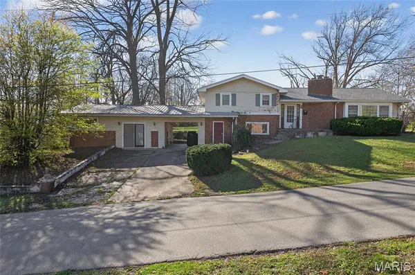 $94,900 | 405 Sycamore Street, Scott City, MO 63780