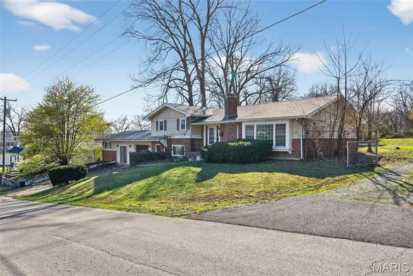 $94,900 | 405 Sycamore Street, Scott City, MO 63780