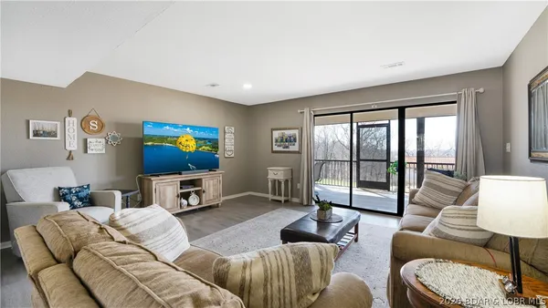 $215,000 | 65 Laguna Drive, Unit 1B, Lake Ozark, MO 65049