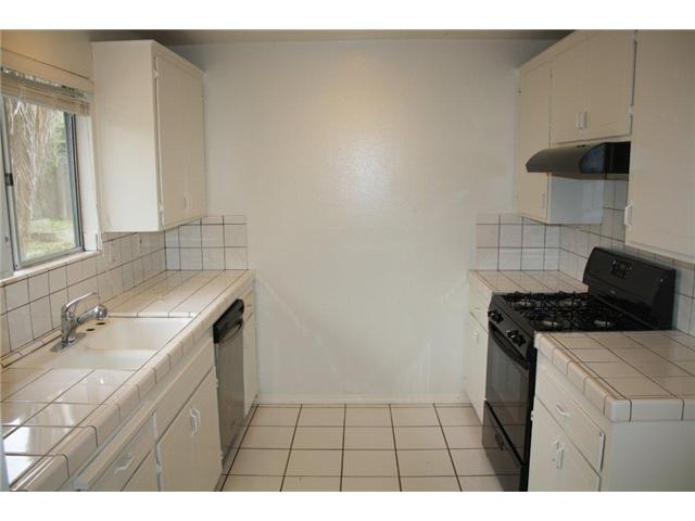 905 Nardo Road Encinitas, CA 92024 - Photo 4 of 10
