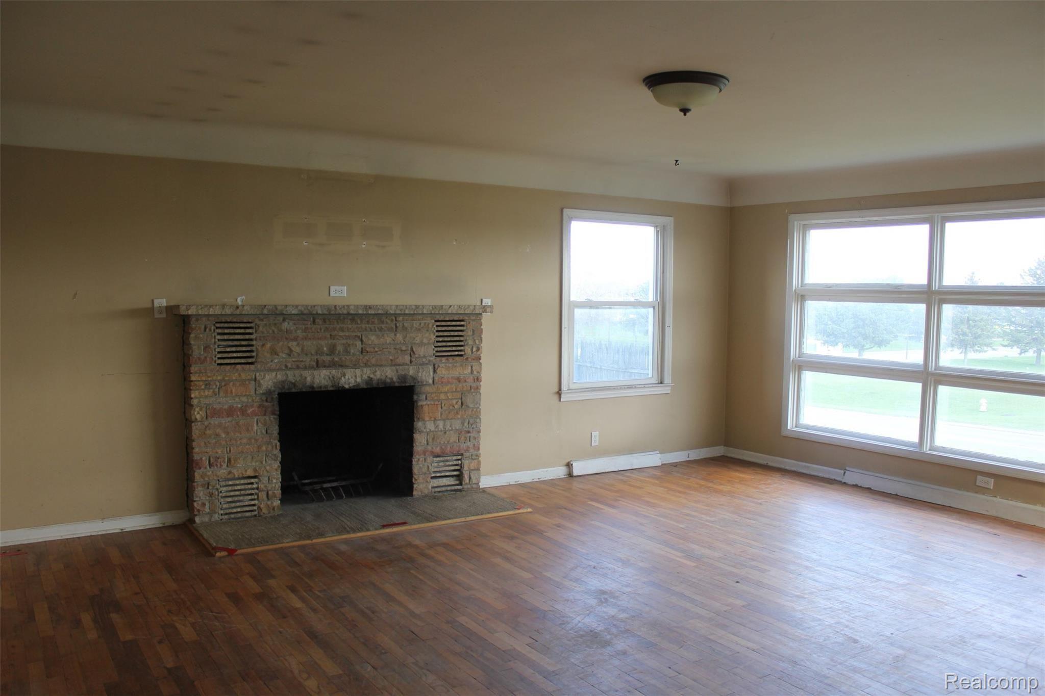 5238 East Coldwater Road Flint, MI 48506 - Photo 10 of 21 IMG_7159.JPG
