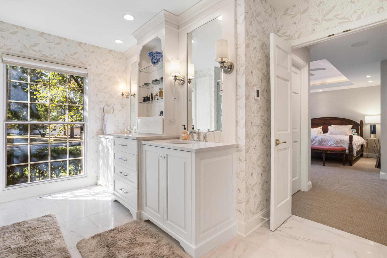 7 Greencroft Drive Champaign, IL 61821 - Photo 23 of 45 a en suite bathroom with a granite countertop sink mirror and shower