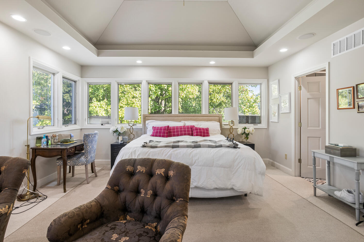 7 Greencroft Drive Champaign, IL 61821 - Photo 33 of 45 a bedroom with a bed and a large window