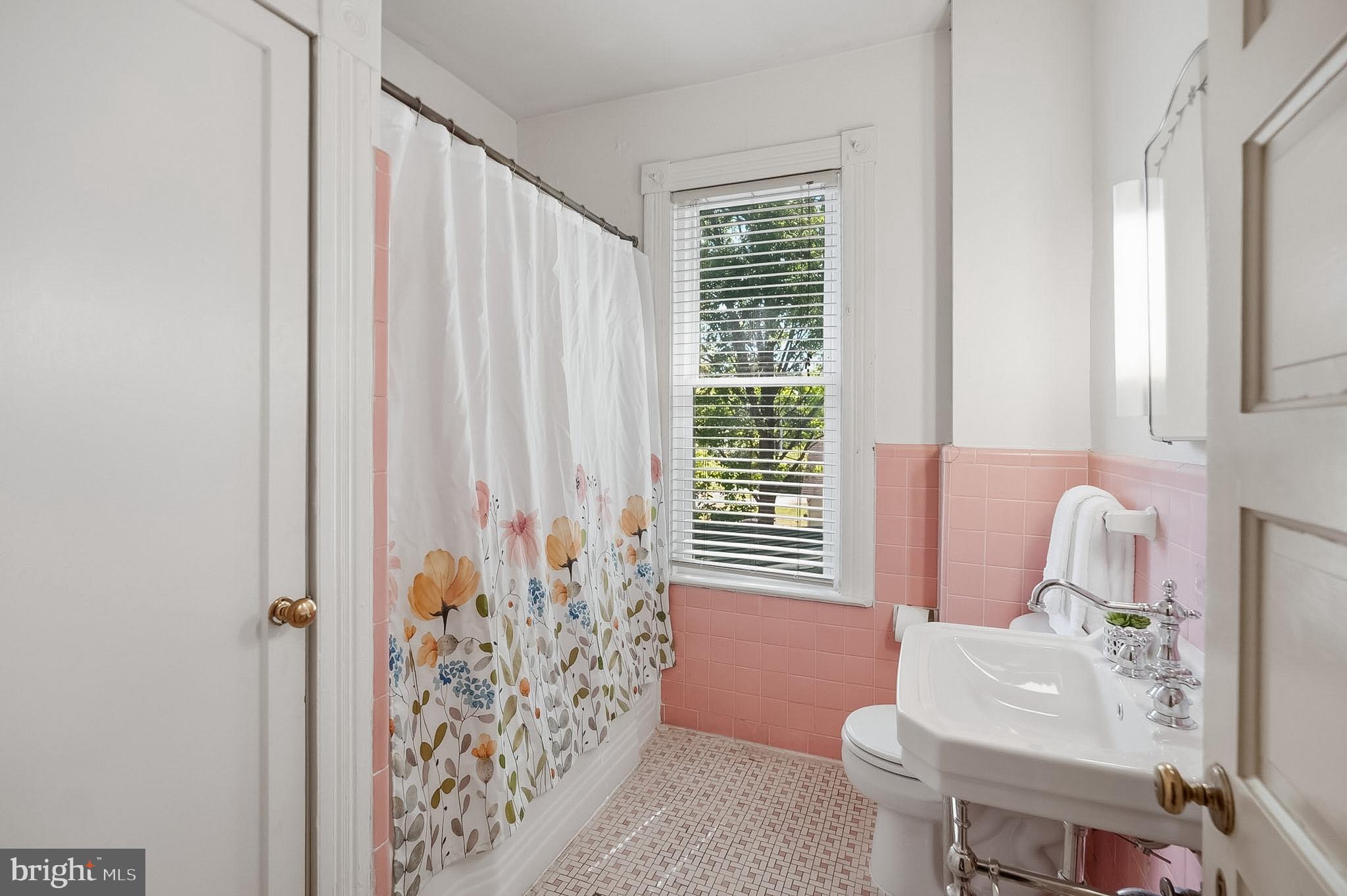 9026 Sudley Road Manassas, VA 20110 - Photo 30 of 63 bathroom 3
