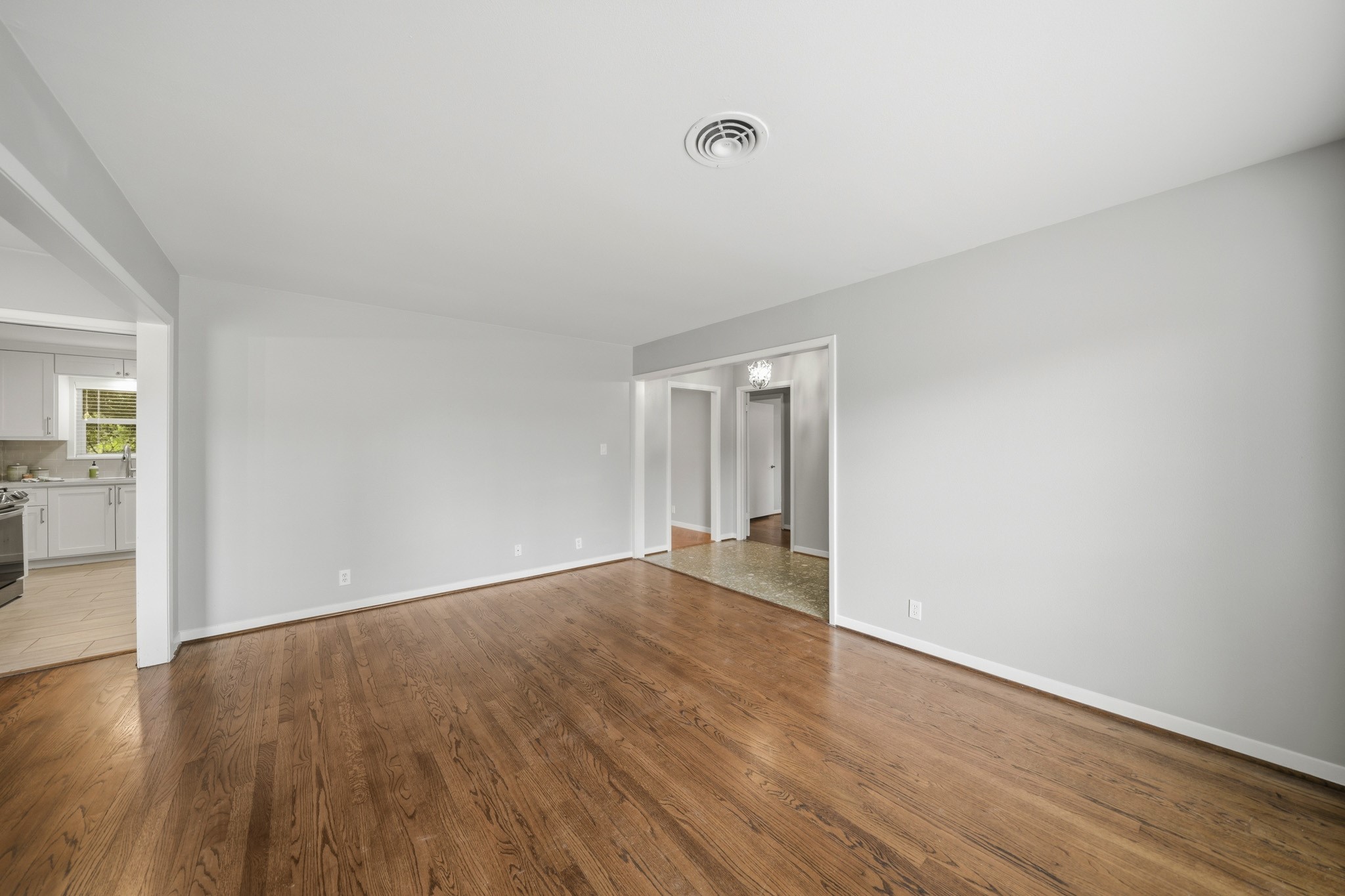 4614 Hummingbird Street Houston, TX 77035 - Photo 11 of 39