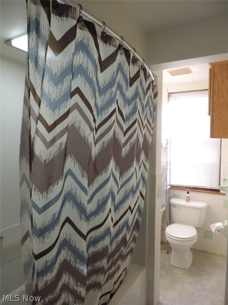 1145 Krumroy Road Akron, OH 44306 - Photo 11 of 12 Second floor full bath