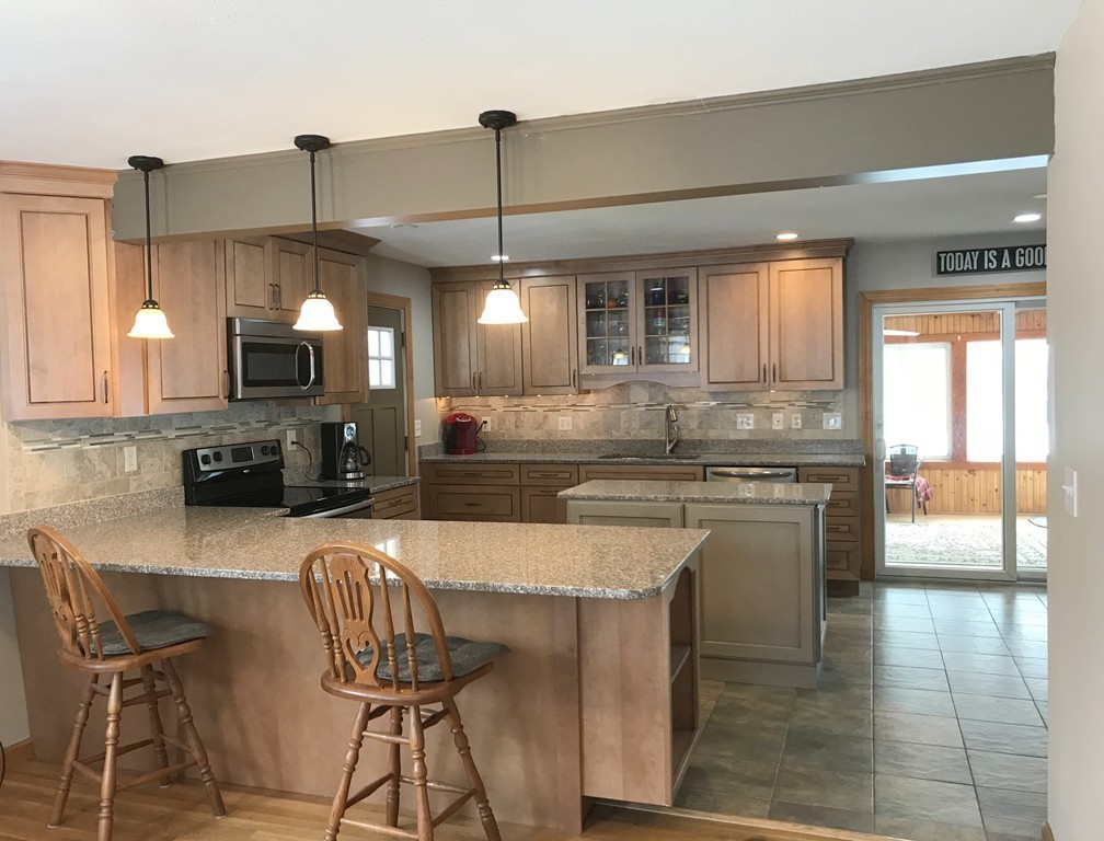 6 Juniper Road Pepperell, MA 01463 - Photo 3 of 24