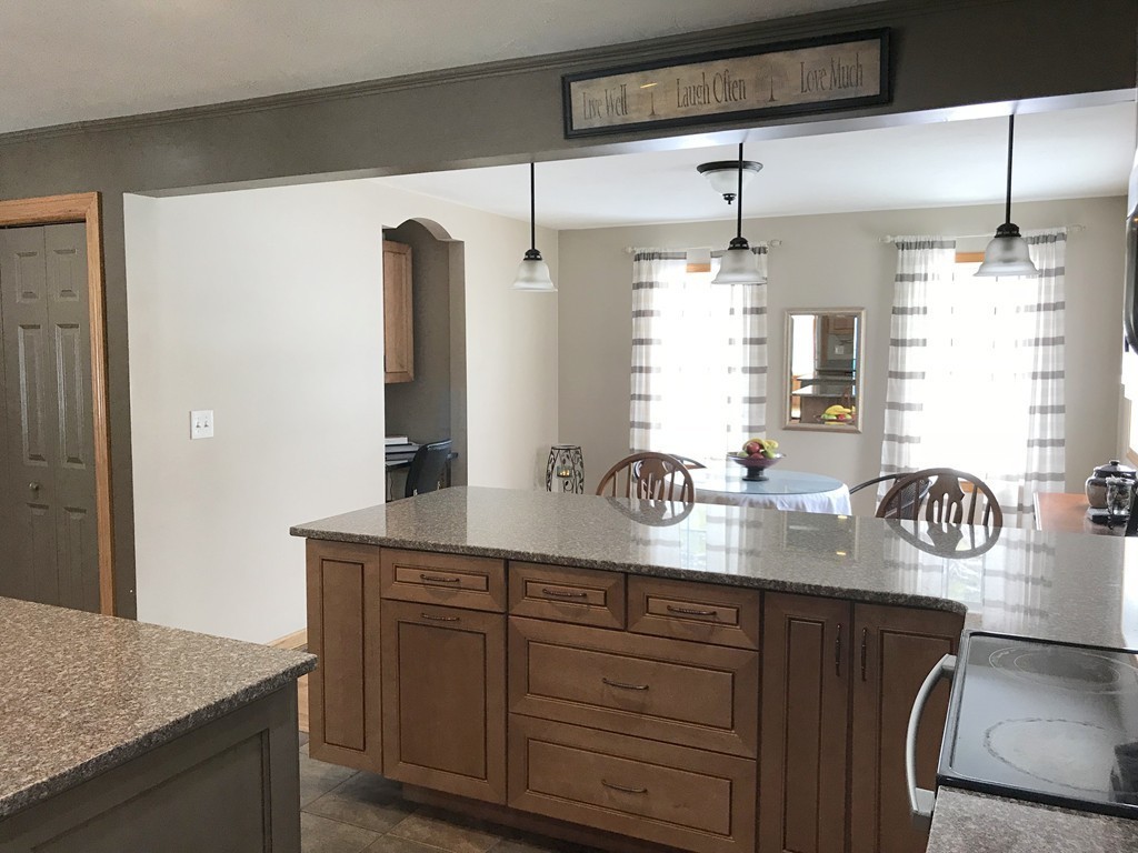 6 Juniper Road Pepperell, MA 01463 - Photo 5 of 24