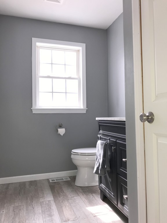 6 Juniper Road Pepperell, MA 01463 - Photo 7 of 24