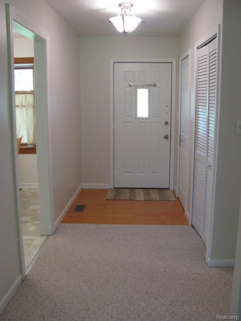 22151 Otter Road New Boston, MI 48164 - Photo 21 of 61 IMG_9578.jpg