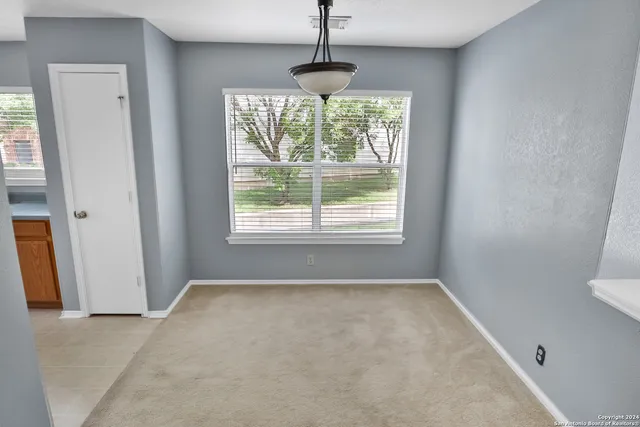 $1,800 | 7 Caswell Circle, San Antonio, TX 78240