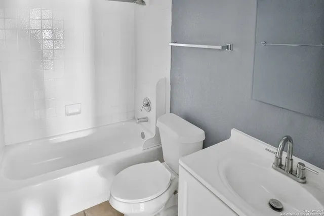 $1,800 | 7 Caswell Circle, San Antonio, TX 78240