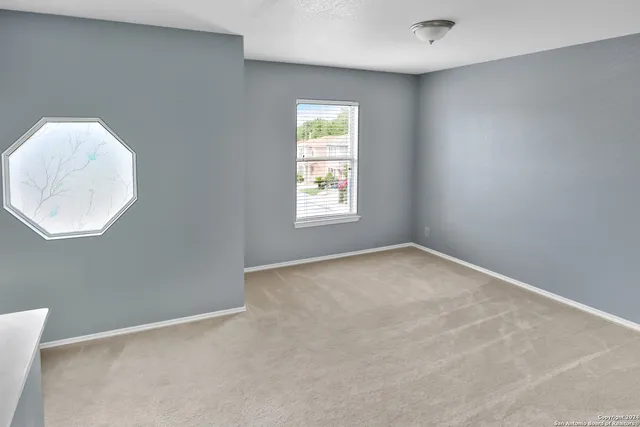 $1,800 | 7 Caswell Circle, San Antonio, TX 78240