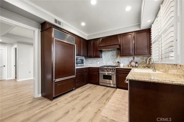 $969,000 | 401 Bernard Street, Unit 211, Costa Mesa, CA 92627