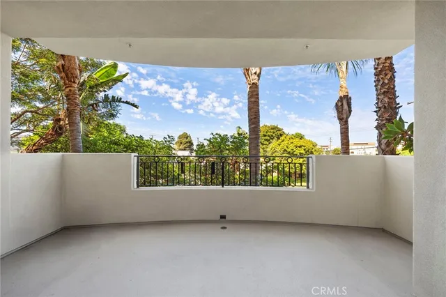 $969,000 | 401 Bernard Street, Unit 211, Costa Mesa, CA 92627