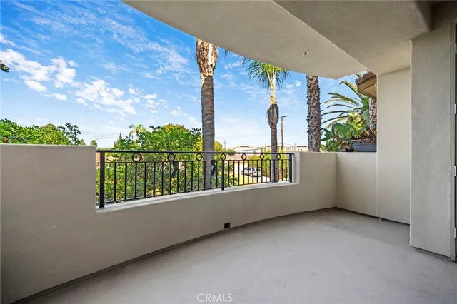 $969,000 | 401 Bernard Street, Unit 211, Costa Mesa, CA 92627