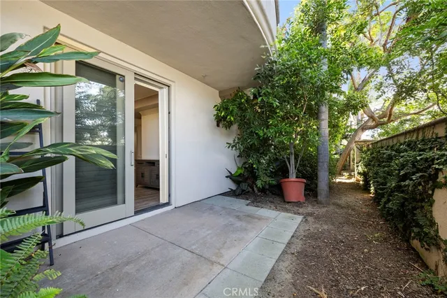 $969,000 | 401 Bernard Street, Unit 211, Costa Mesa, CA 92627