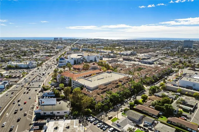 $969,000 | 401 Bernard Street, Unit 211, Costa Mesa, CA 92627