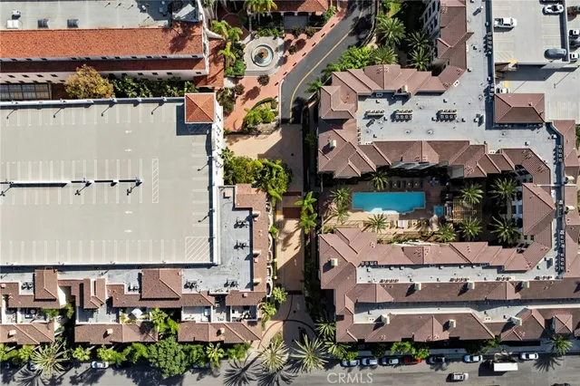 $969,000 | 401 Bernard Street, Unit 211, Costa Mesa, CA 92627