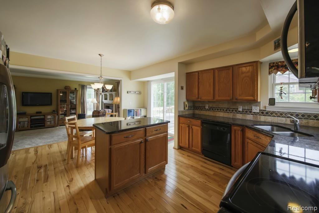 1680 Dunston Road Canton, MI 48188 - Photo 13 of 23 13-photo-print-2406227.jpg