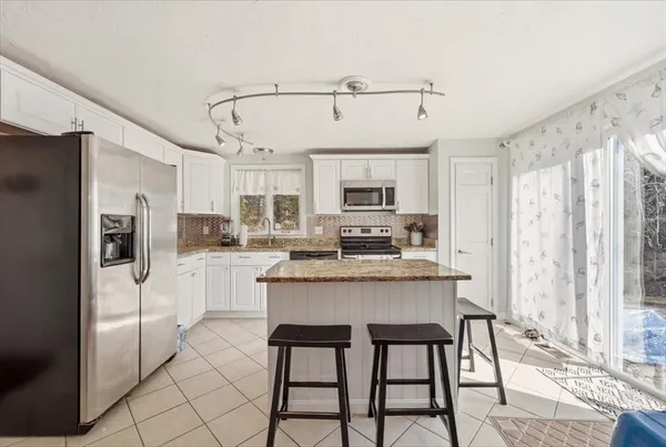 $625,000 | 70 Quinaquisset Avenue, Mashpee, MA 02649