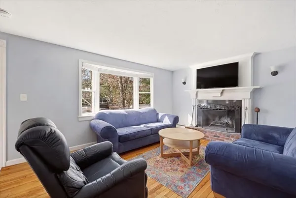 $625,000 | 70 Quinaquisset Avenue, Mashpee, MA 02649