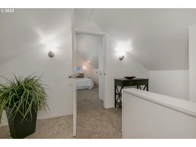 $519,999 | 2984 Floral Hill Drive, Eugene, OR 97403