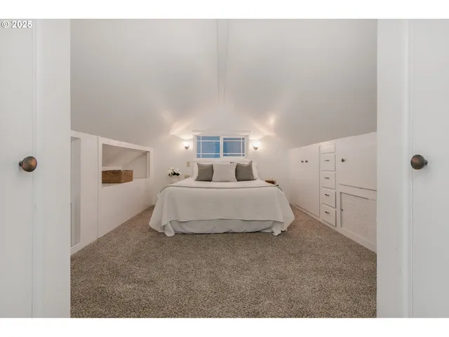 $519,999 | 2984 Floral Hill Drive, Eugene, OR 97403