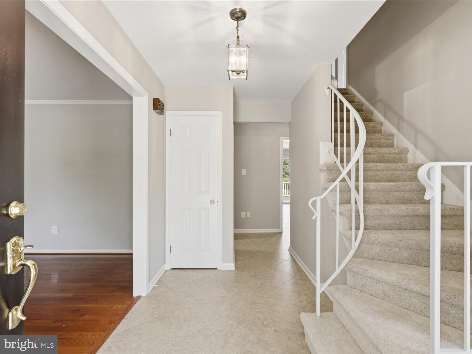 4410 Guinea Road Fairfax, VA 22032 - Photo 6 of 59 Entry Foyer