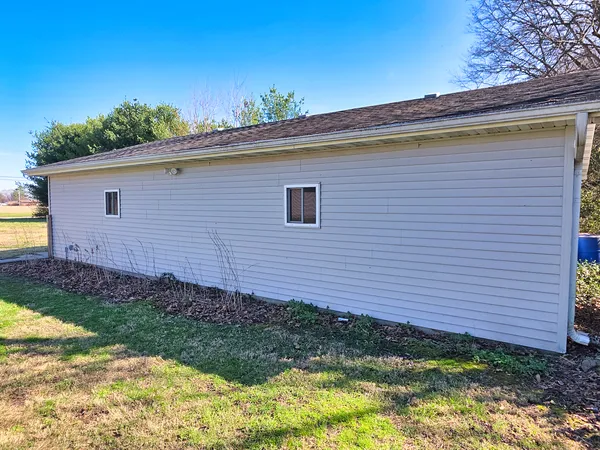 $129,000 | 542 Vincennes Avenue, Flora, IL 62839