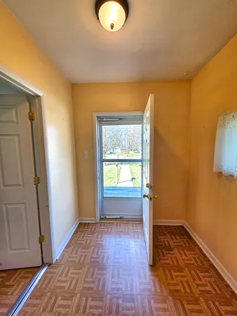 $129,000 | 542 Vincennes Avenue, Flora, IL 62839