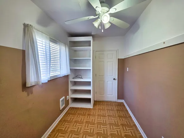 $129,000 | 542 Vincennes Avenue, Flora, IL 62839