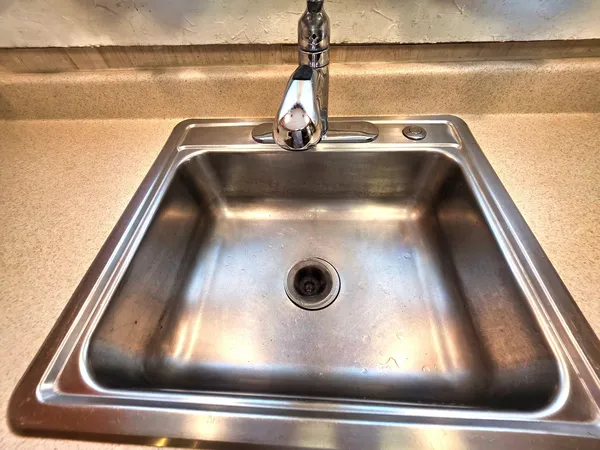 $129,000 | 542 Vincennes Avenue, Flora, IL 62839